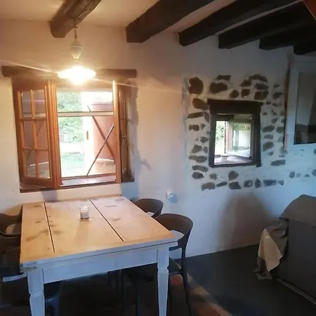 De L'escure, Pour 1 Nuit Ou Holiday home