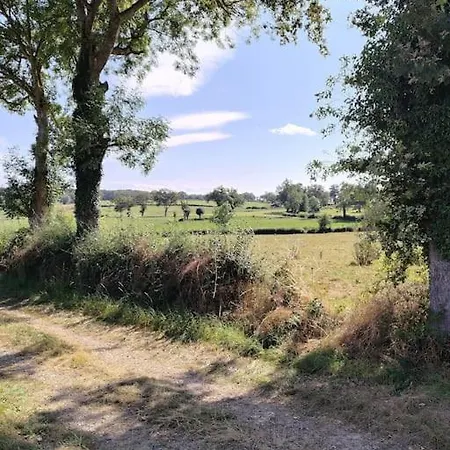 De L'escure, Pour 1 Nuit Ou Le Theil (Allier)